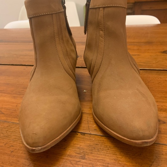 Camel suede angle boot, barely worn. Size 6.5M - Picture 2 of 4